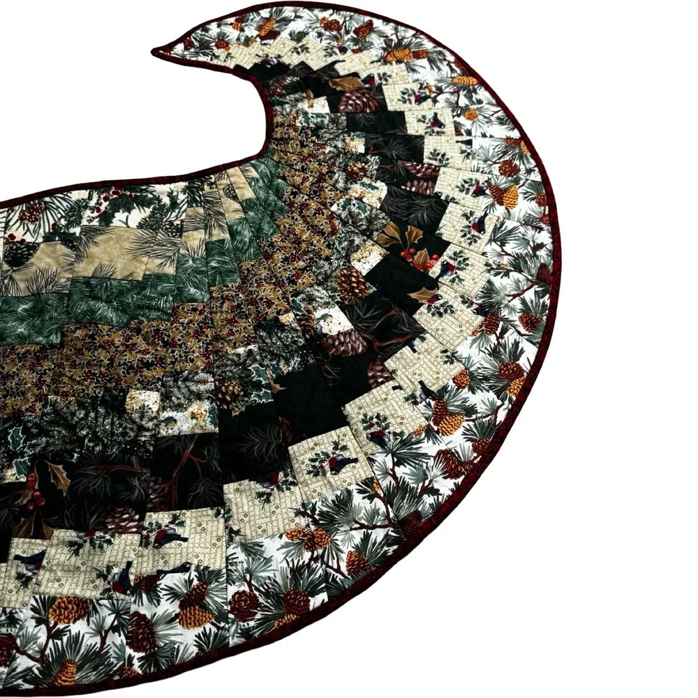 Handmade Quilted Spicy Spiral Table Runner Christmas Winter Pinecone Green Red‎